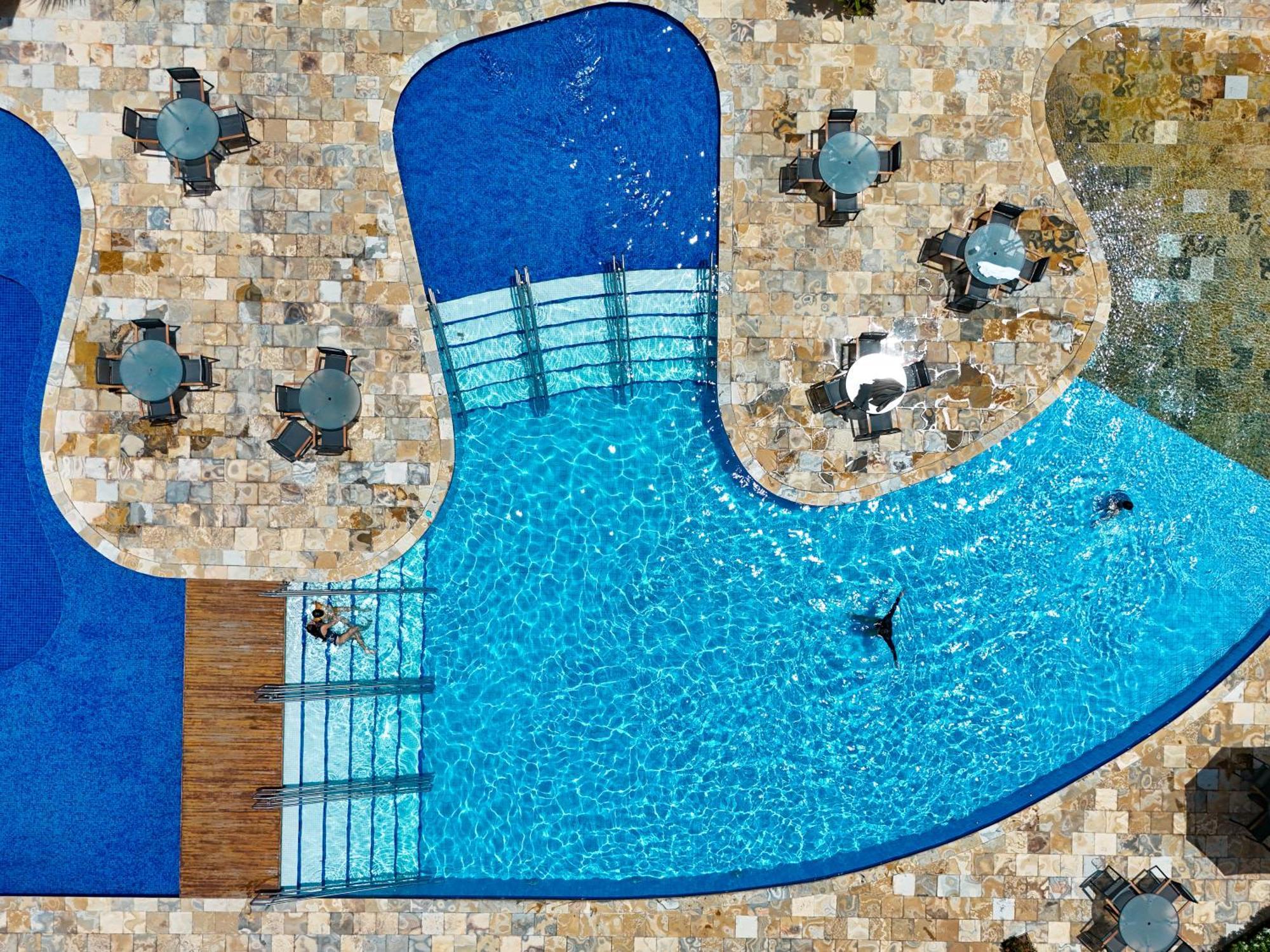 Flat Mana - Vista Piscina, 2qts Em Muro Alto